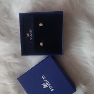 Bnwt rose gold plated crystal earrings